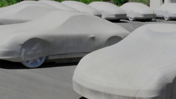 Fahrezueg in Beton von Bechtold